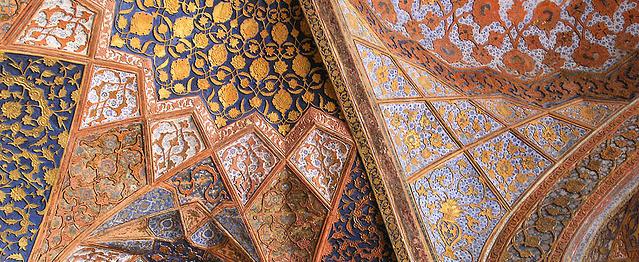 Detail of interior ceiling at Sikandra. Shows geometric Islamic designs.